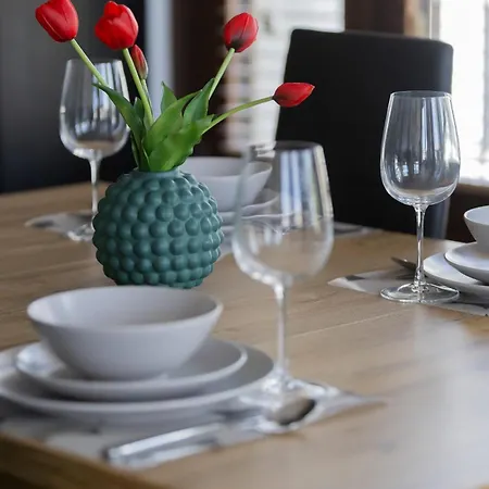 Apartamento Air-conditioned With Parking And Balcony By Renters *