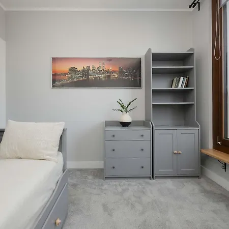Apartamento Air-conditioned With Parking And Balcony By Renters *